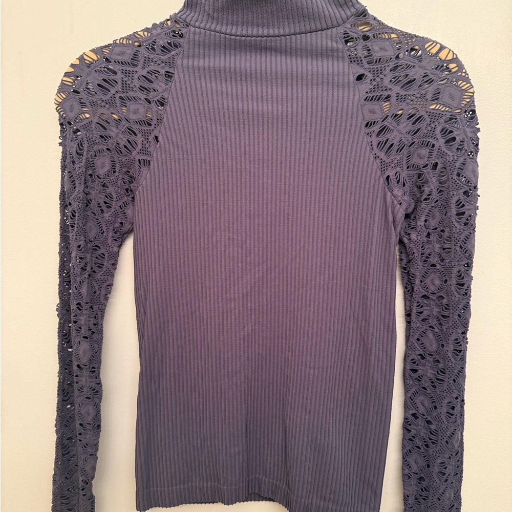 Elegant Graying Blue Lace Sleeve Top